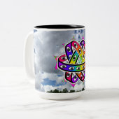 Ezekiel's Wheel UFO on a Cloudy Day ツートーンマグカップ (正面左)