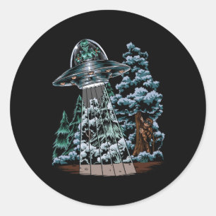 Fの木の後ろのUFOのエイリアンから隠れている大足 ラウンドシール