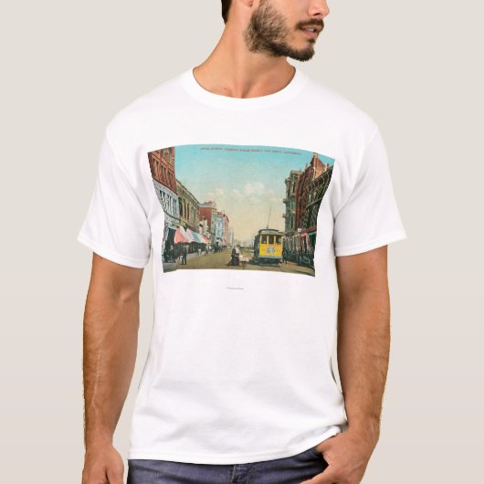 Fの通りからの第5通りの北の眺め Tシャツ (正面)
