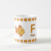 Fは魚のF - たのしいアルファベットのカップデザイン コーヒーマグカップ (中央)