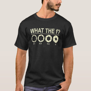 Fフォトグラファーのカメラのベゼル鏡反射 Tシャツ