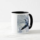 F16の侵略者が陣地に連絡在る マグカップ (正面右)