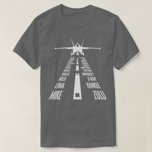 F18ホー飛んでいるネットパイロット着陸音標文字 Tシャツ (デザイン正面)