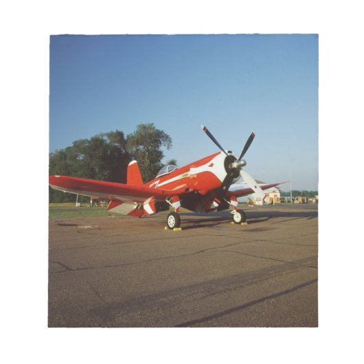 F2G-1Dコルサすごいア飛行機の中の航空ショー ノートパッド (正面)