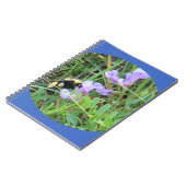 F32aミツバチが紫色の野草に咲く ノートブック (左側)