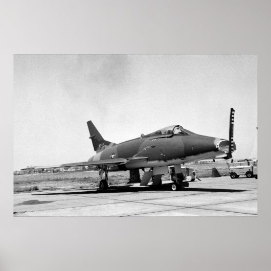 F-100によってすごいサーブル ポスター (正面)