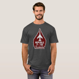 F-105 Thunderchiefの赤の矢じり Tシャツ