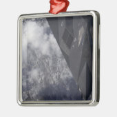 F-117Aよだかいが山を飛び越える メタルオーナメント (左)