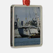 F-15イーグルはバージクレーンからリフトを得る メタルオーナメント (右)