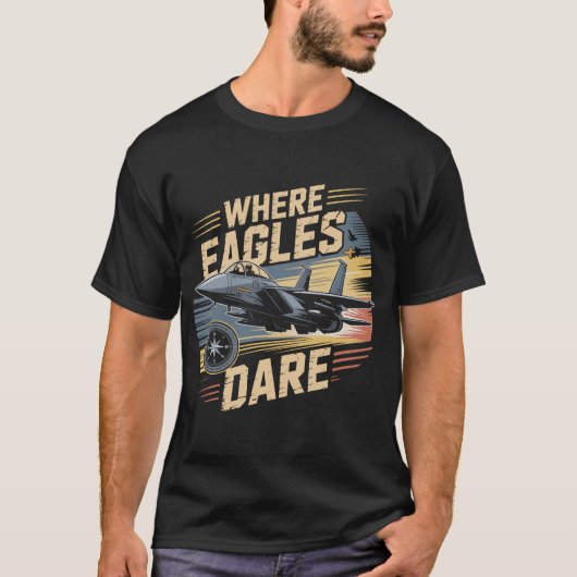 F-15 イーグルジェット:イーグルが飛ぶところ 軍事パイロット Tシャツ (正面)