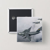 F-15Bイーグルスはハワイに拠点を置く最初のC-17を護衛する 缶バッジ (正面&裏面)