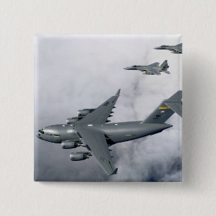 F-15Bイーグルスは最初のハワイベースのC-17を護衛します 缶バッジ