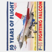 F-16ファイティング《鳥》ハヤブサ- 50年! フリースブランケット (正面)