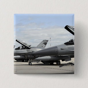 F-16戦いの《鳥》ハヤブサは進水するために待ちます 缶バッジ