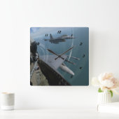 F-16戦いの《鳥》ハヤブサ スクエア壁時計 (ホーム)