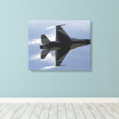 F-16戦闘用《鳥》ハヤブサが高いG キャンバスプリント (インサイチュ (ウッドフロア))