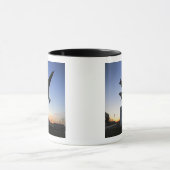 F-16 C戦闘《鳥》ハヤブサのスケールモデル マグカップ (中央)