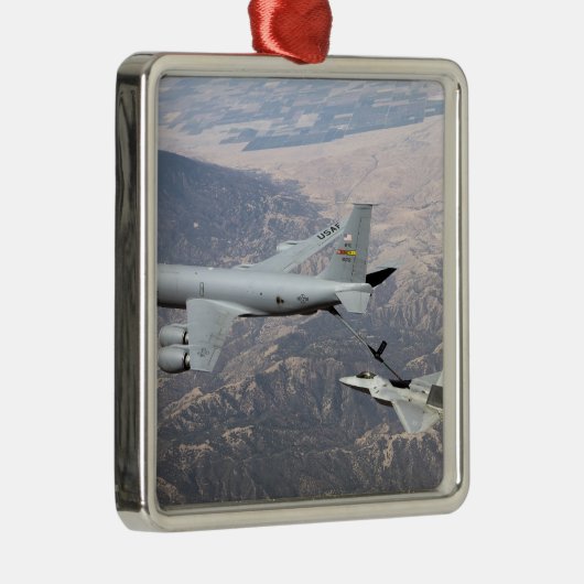 F-22ラプターは、KC-135から燃料を受ける メタルオーナメント (右)