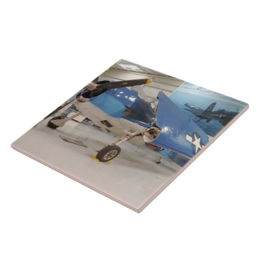 F-6FのHellcatの第二次世界大戦の戦闘機の タイル (側面)