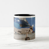 F-6FのHellcatの第二次世界大戦の戦闘機の ツートーンマグカップ (中央)