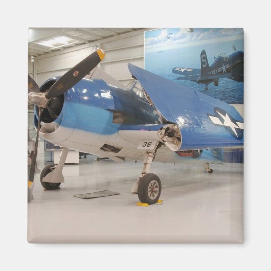 F-6F ヘルキャット 第二次世界大戦 戦闘機 at マグネット (正面)