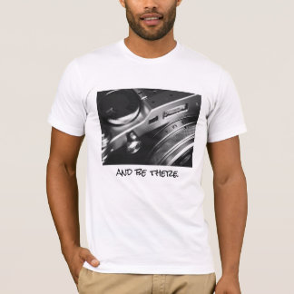 f/8はTシャツそこにあり、 Tシャツ