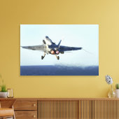 F/A-18Cホーネットがフライトデッキから発射 キャンバスプリント (インサイチュ (リビング))