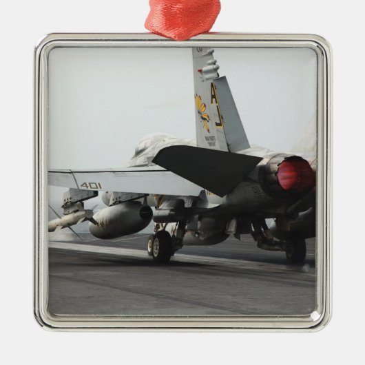 F/A-18Cホーネットがフライトデッキ2から発射する メタルオーナメント (正面)