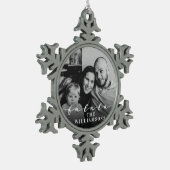 Fa La La La Christmas Photoトレンディースクリプト スノーフレークピューターオーナメント (左)