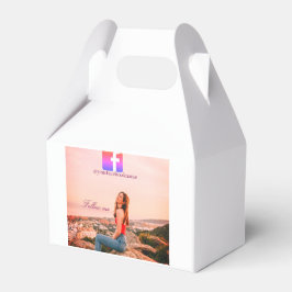 Facebookのユーザー名をフォローしてください ソーシャルメディアの写真 フェイバーボックス