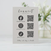 Facebook Instagram Tiktok QRコードソフトグレー 招待状 (スタンド正面)