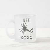 Facehugger -永久に親友 (BFF) フロストグラスマグカップ (左)