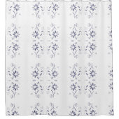 Faded Blue and White Floral Pattern シャワーカーテン (正面)