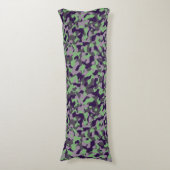 faded green and violet camo abstract ボディピロー (正面縦)