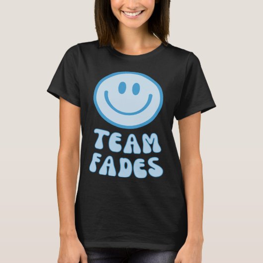 Fades or Braids Gender Reveal Retro Team Fades Tシャツ (正面)