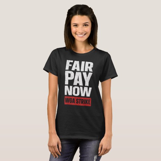 Fair Pay Now Writers Guild On StrikeアンチAI Chatb Tシャツ (正面フル)
