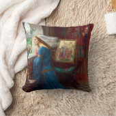 Fair Rosamund c. 1916 by John William Waterhouse クッション (ブランケット)