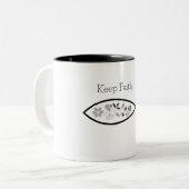 Faith 保 Fishのロゴとキリスト教のロゴ ツートーンマグカップ (正面左)