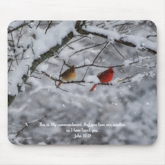 Faith Cardinal Couple in Snow Bible Verse マウスパッド (正面)