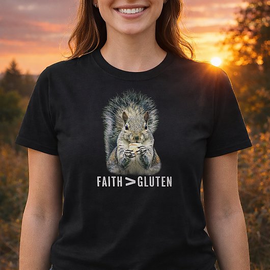 Faith Greater Than Gluten Funny Squirrel Tシャツ