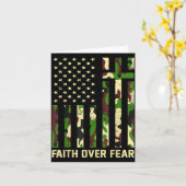 Faith Over Fear Christian Americn Flag Camouflage  カード (黄色い花)