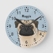 Fakwn Pug Dog Breed Head Close Upと名前Blue ラウンド壁時計 (正面)