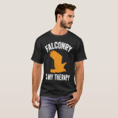 Falconry Is My Therapiy Falconer Tシャツ (正面フル)