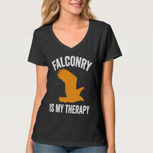Falconry Is My Therapiy Falconer Tシャツ (正面)