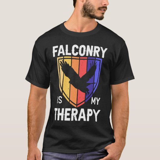 Falconry Is My Therapy Bird  Falconry Falcon Tシャツ (正面)
