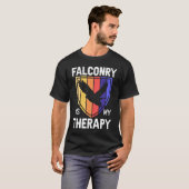 Falconry Is My Therapy Bird  Falconry Falcon Tシャツ (正面フル)