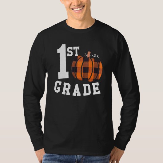 Fall 1st Grade Teacher Buffalo Plaid Pumpkin Women Tシャツ (正面)