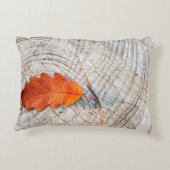 Fall autumn leaves oak leaf wood アクセントクッション (裏面)