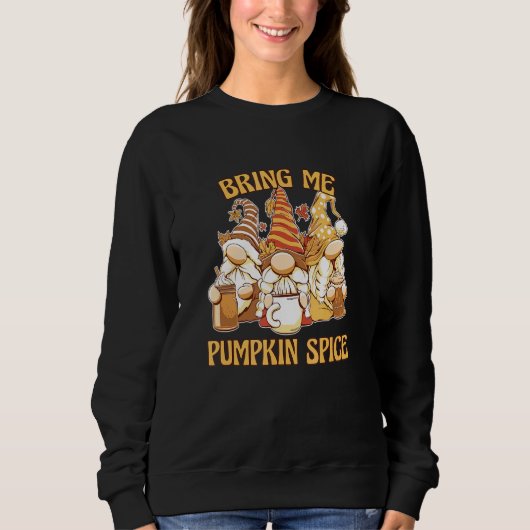 Fall Gnomes Bring Pumpkin Spice  Funny Autumn Latt スウェットシャツ (正面)