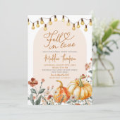 Fall in Love Pumpkin Wildflower Bridal Shower 招待状 (スタンド正面)